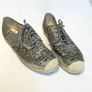 𝅺VINCE Camuto Lace up  Women's Dinah Die Cut Leather Shoe 🌻